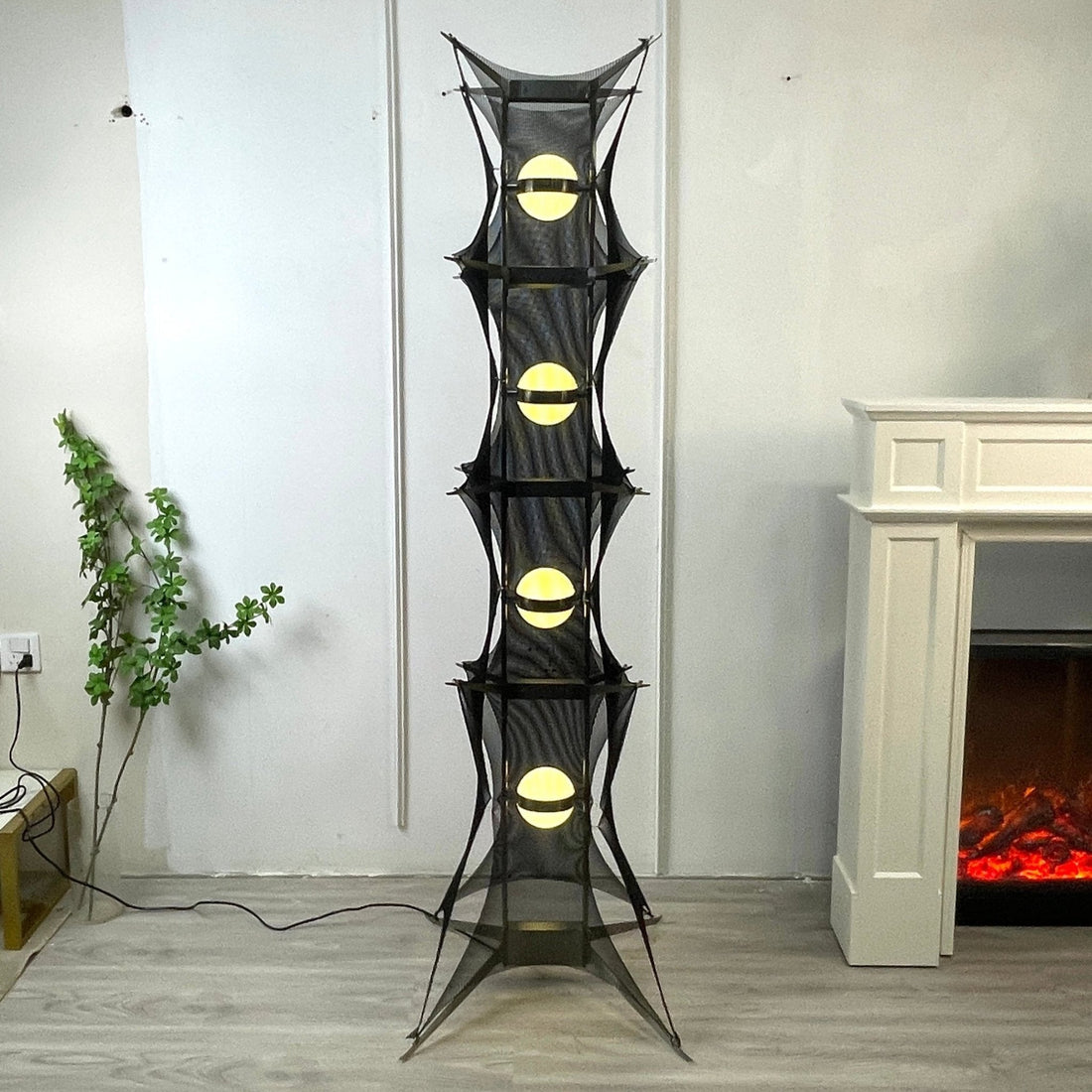 Noir Mesh Tower Floor Lamp