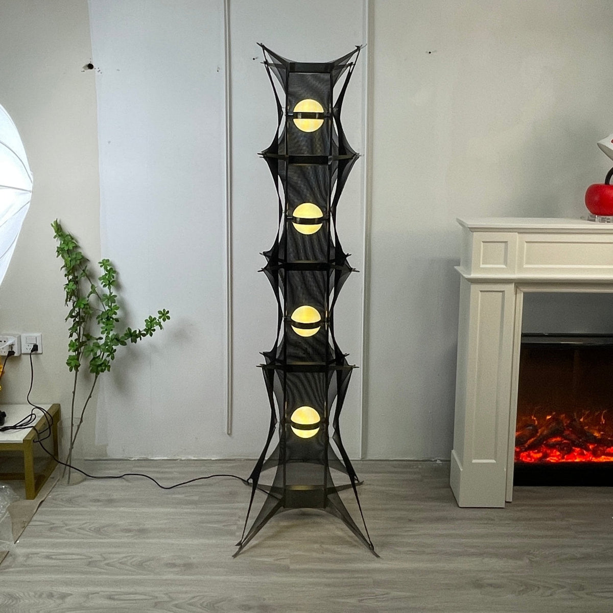 Noir Mesh Tower Floor Lamp