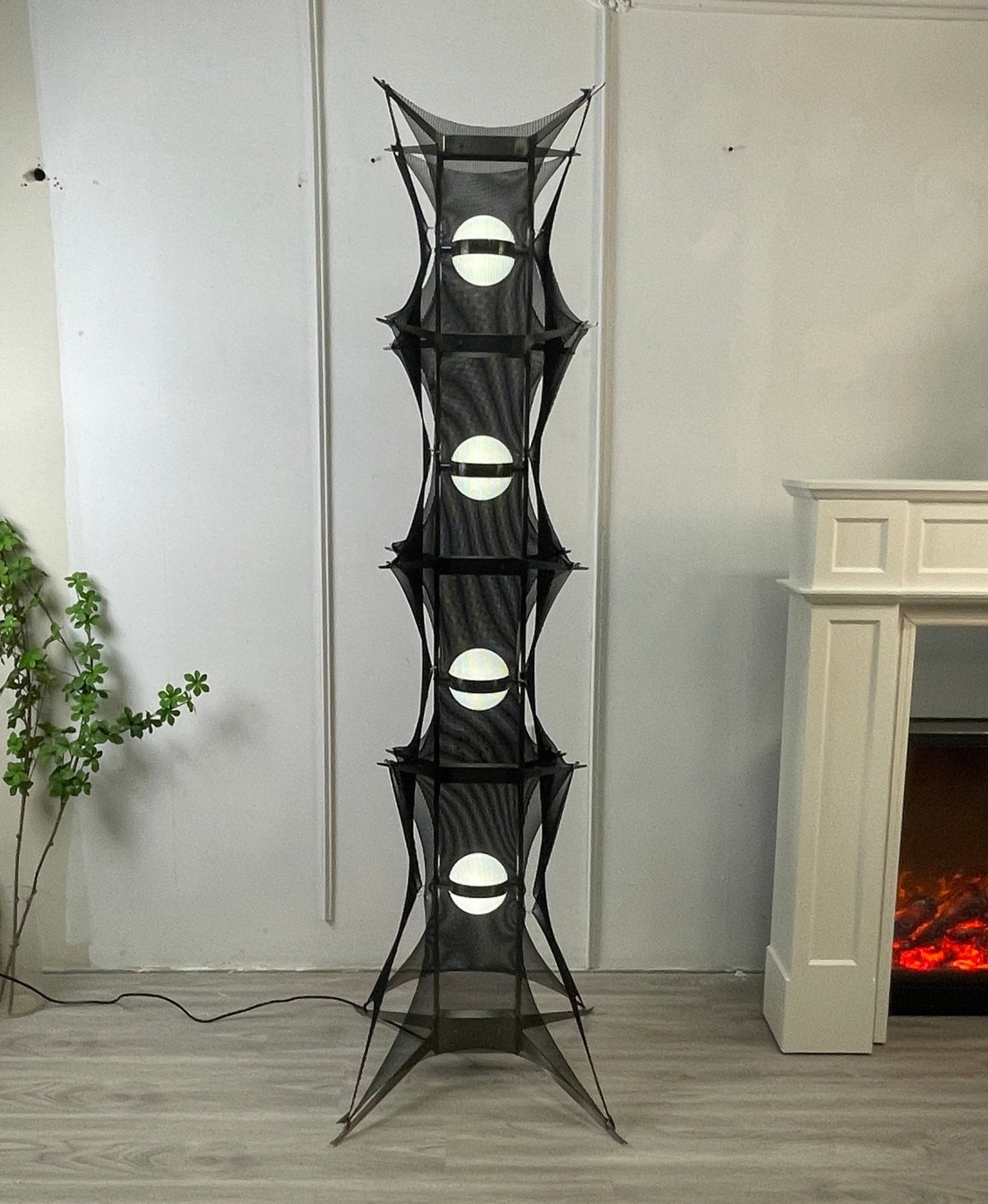 Noir Mesh Tower Floor Lamp