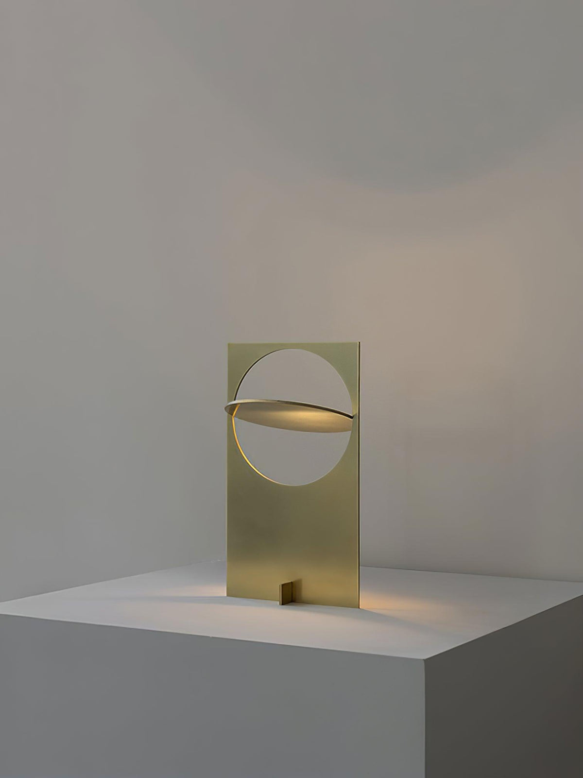 OBJ-01 Table Lamp - view 32