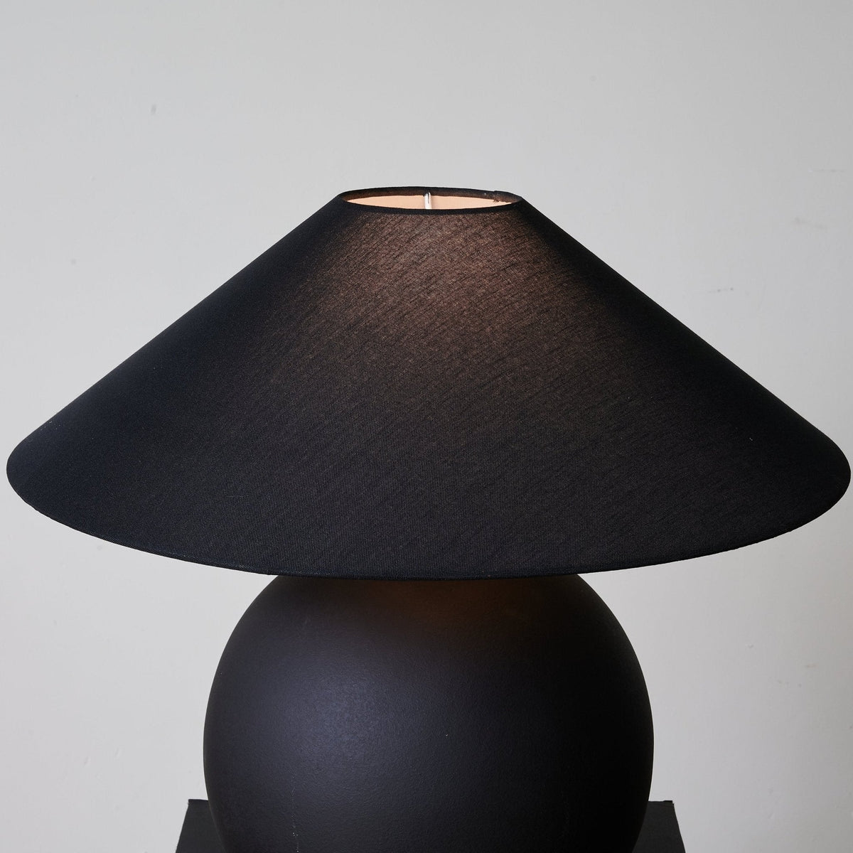 Obsidian Sphere Table Lamp