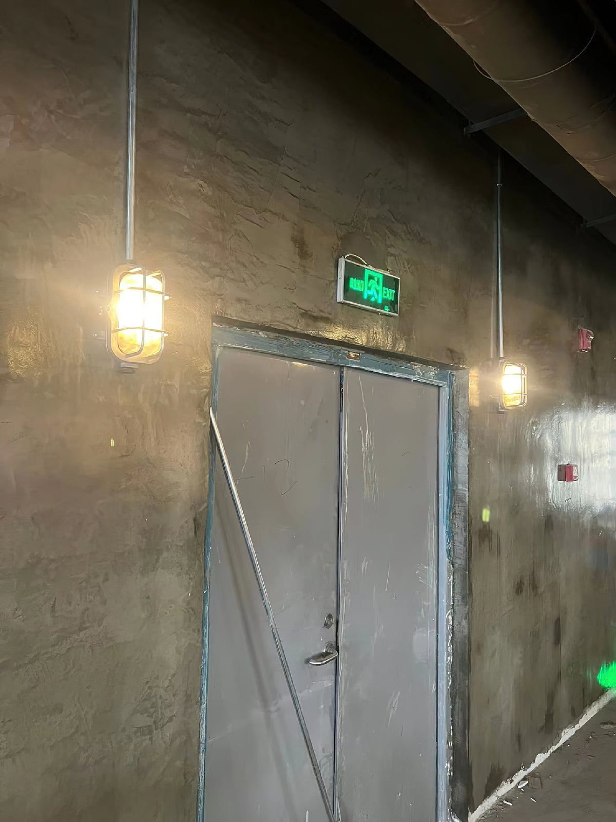 Hamilton Wall Light
