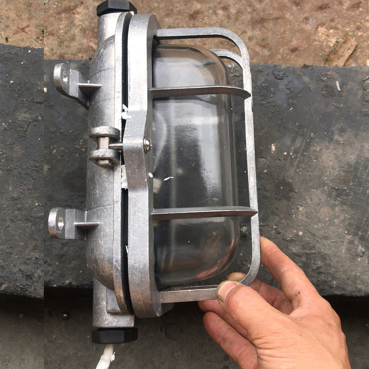 Hamilton Wall Light