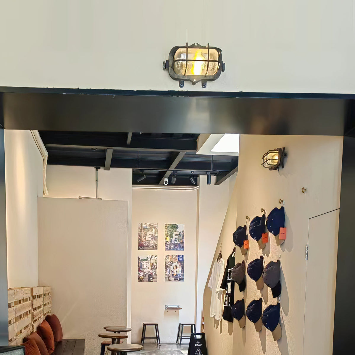 Hamilton Wall Light