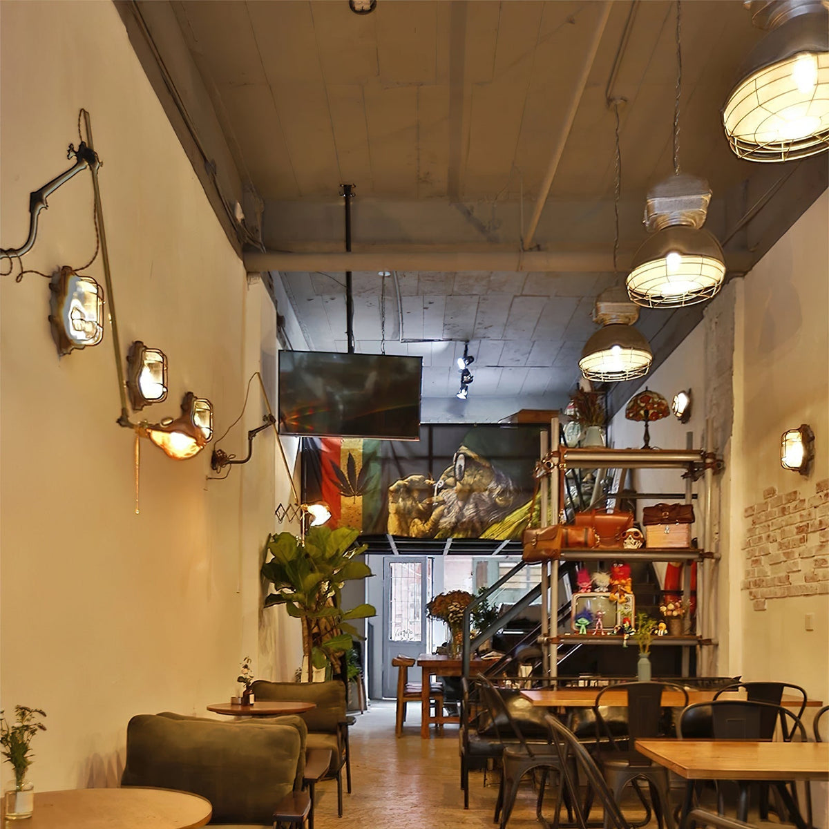 Hamilton Wall Light