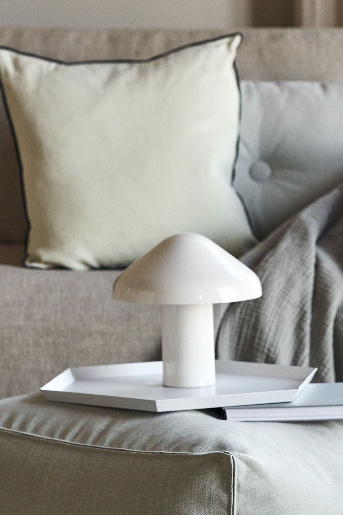 Pao Portable Table Lamp (built-in battery) - view 12