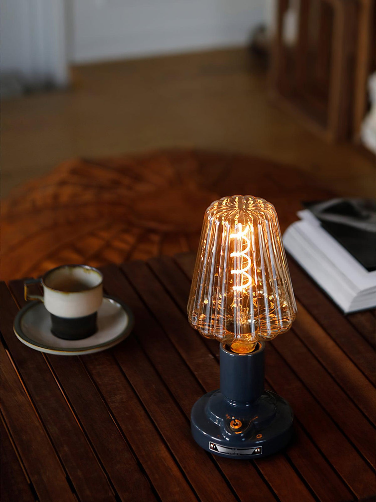 Pastry Built-in Battery Table Lamp - view 8