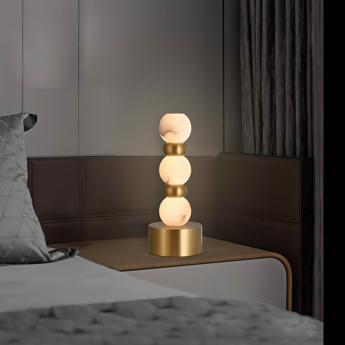 Pearl Xyx Table Lamp - view 4