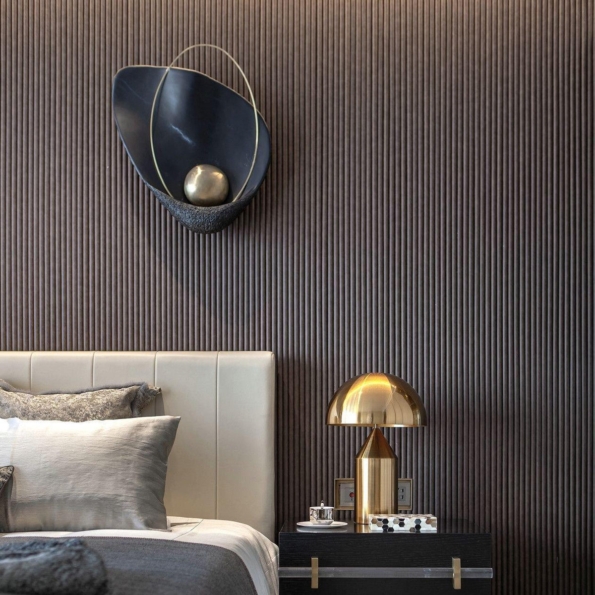 Pearl Resin Wall Lamp - view 10