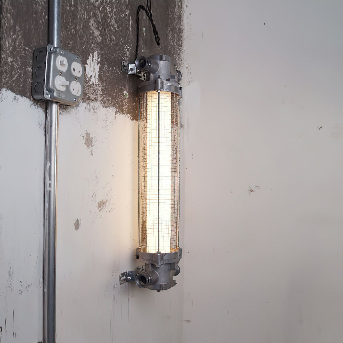 Pillar Offset Wall Lamp