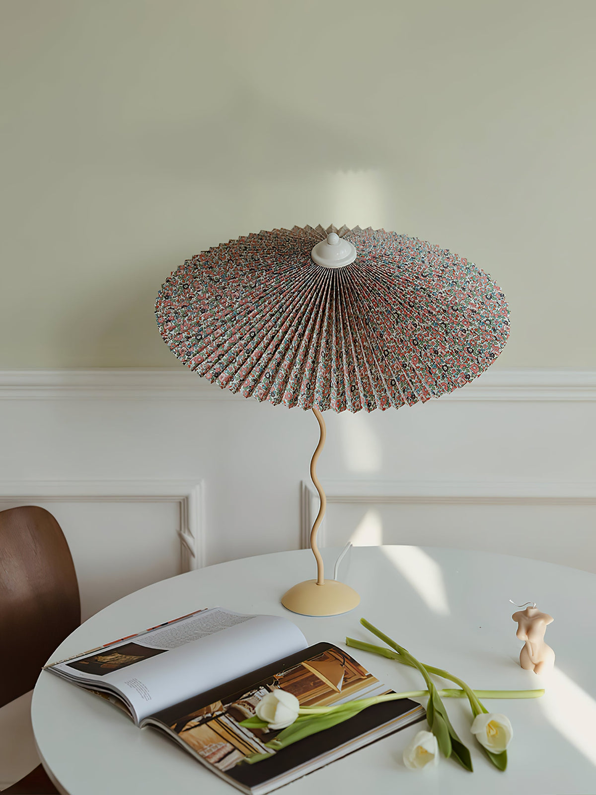 Pleated Hat Table Lamp - view 62