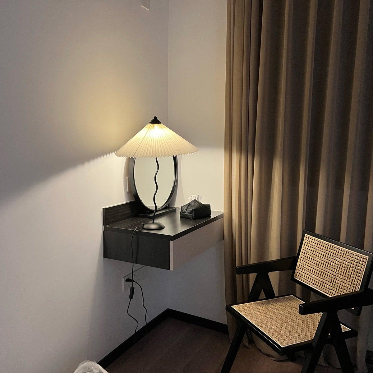 Pleated Hat Table Lamp - view 8