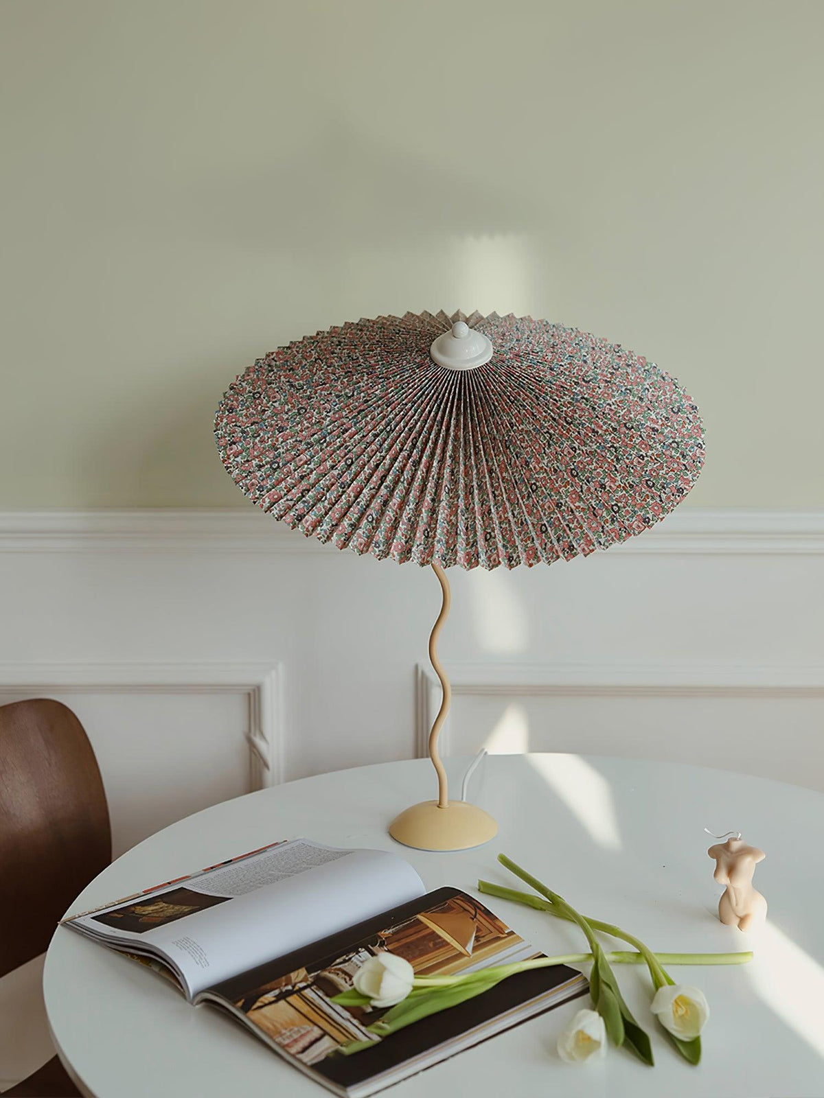 Pleated Hat Table Lamp - view 15