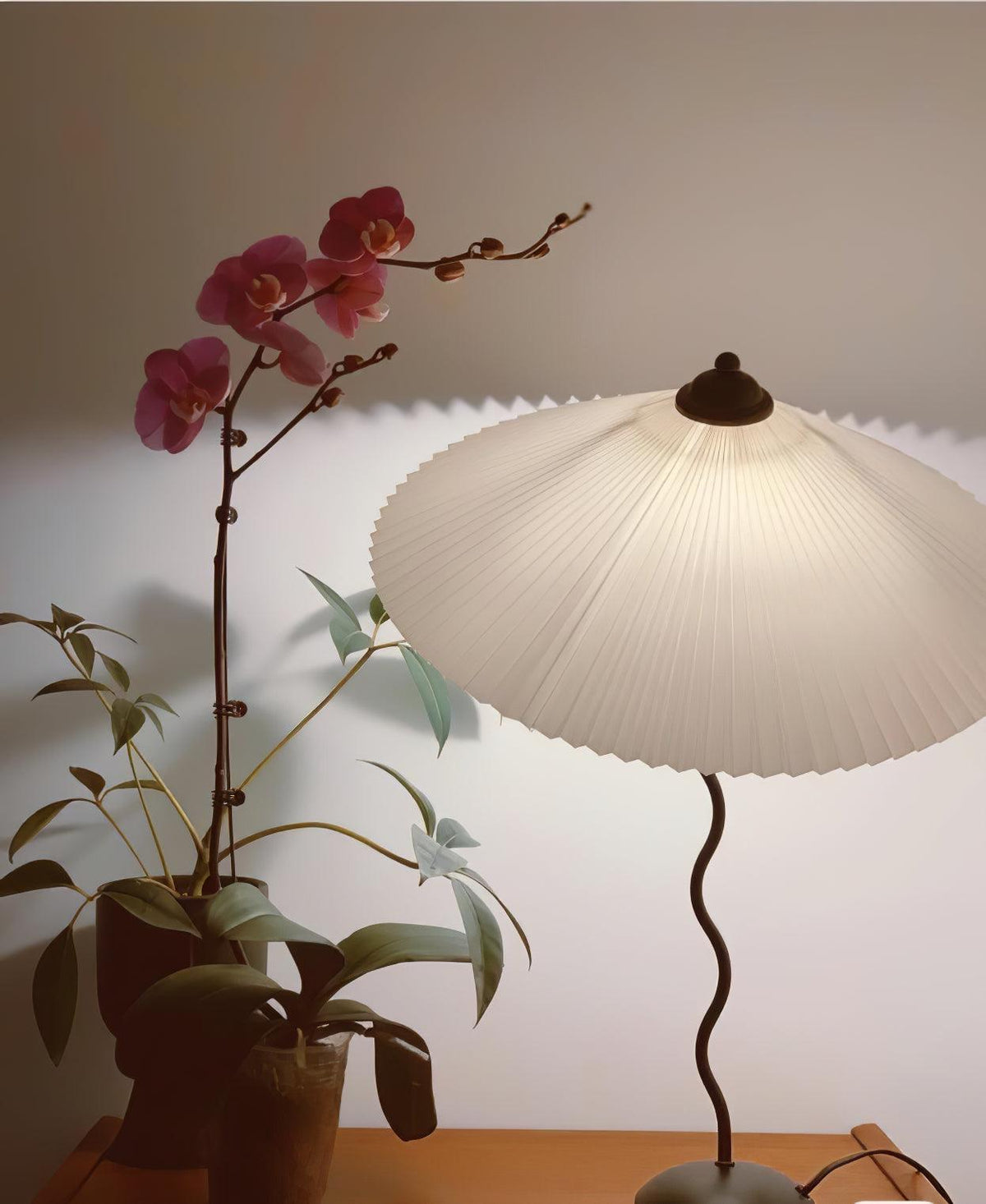 Pleated Hat Table Lamp - view 19