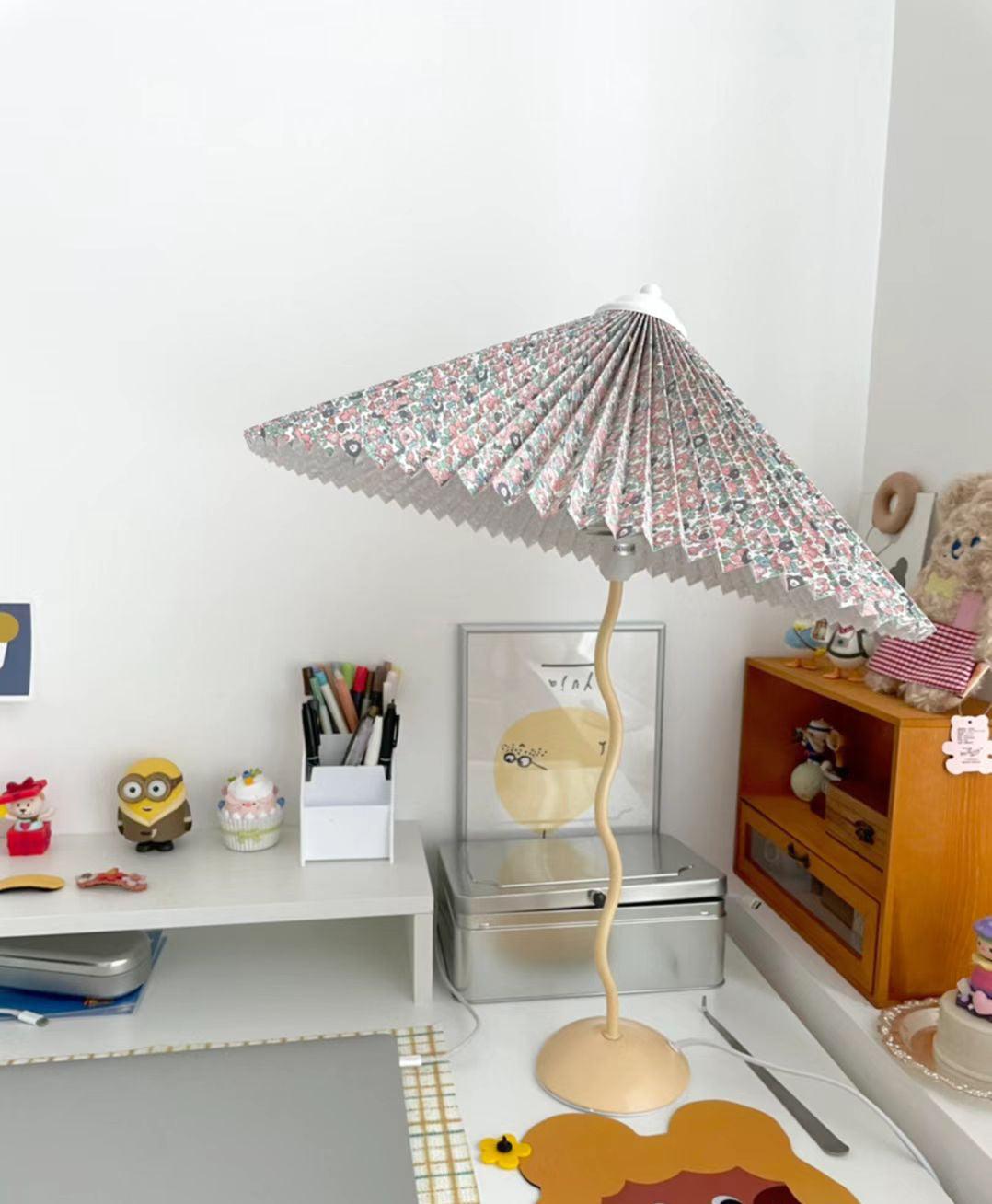 Pleated Hat Table Lamp - view 37