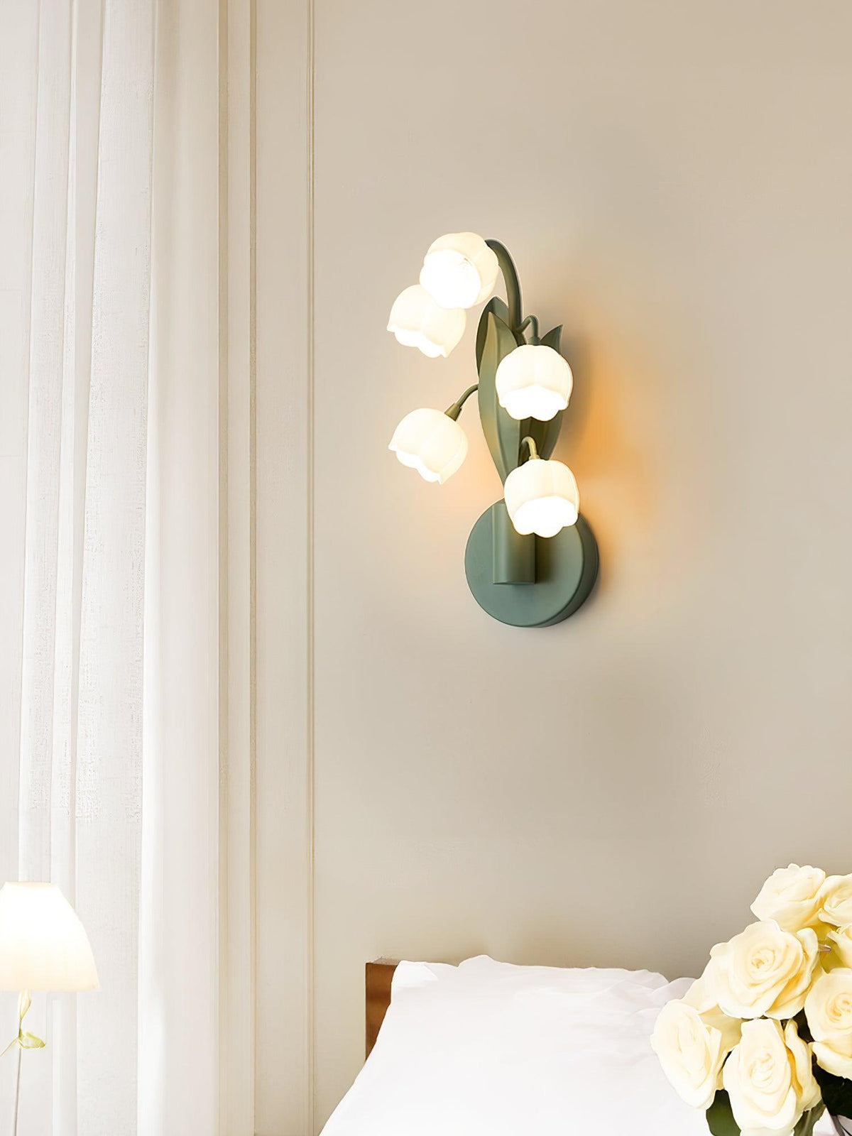 Sara Orchid Wall Lamp