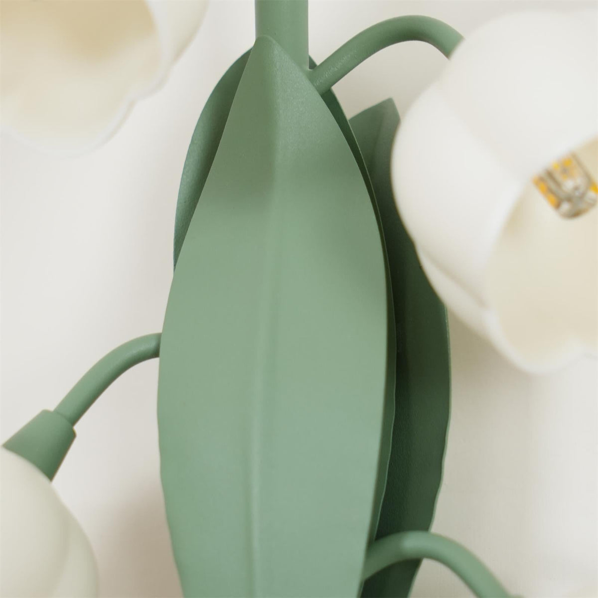 Sara Orchid Wall Lamp