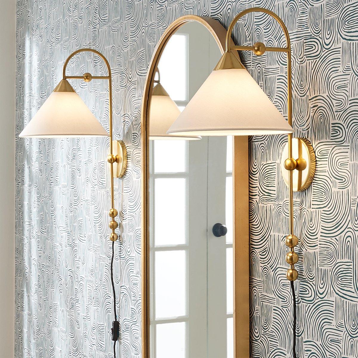 Savoe Plug-In Sconce