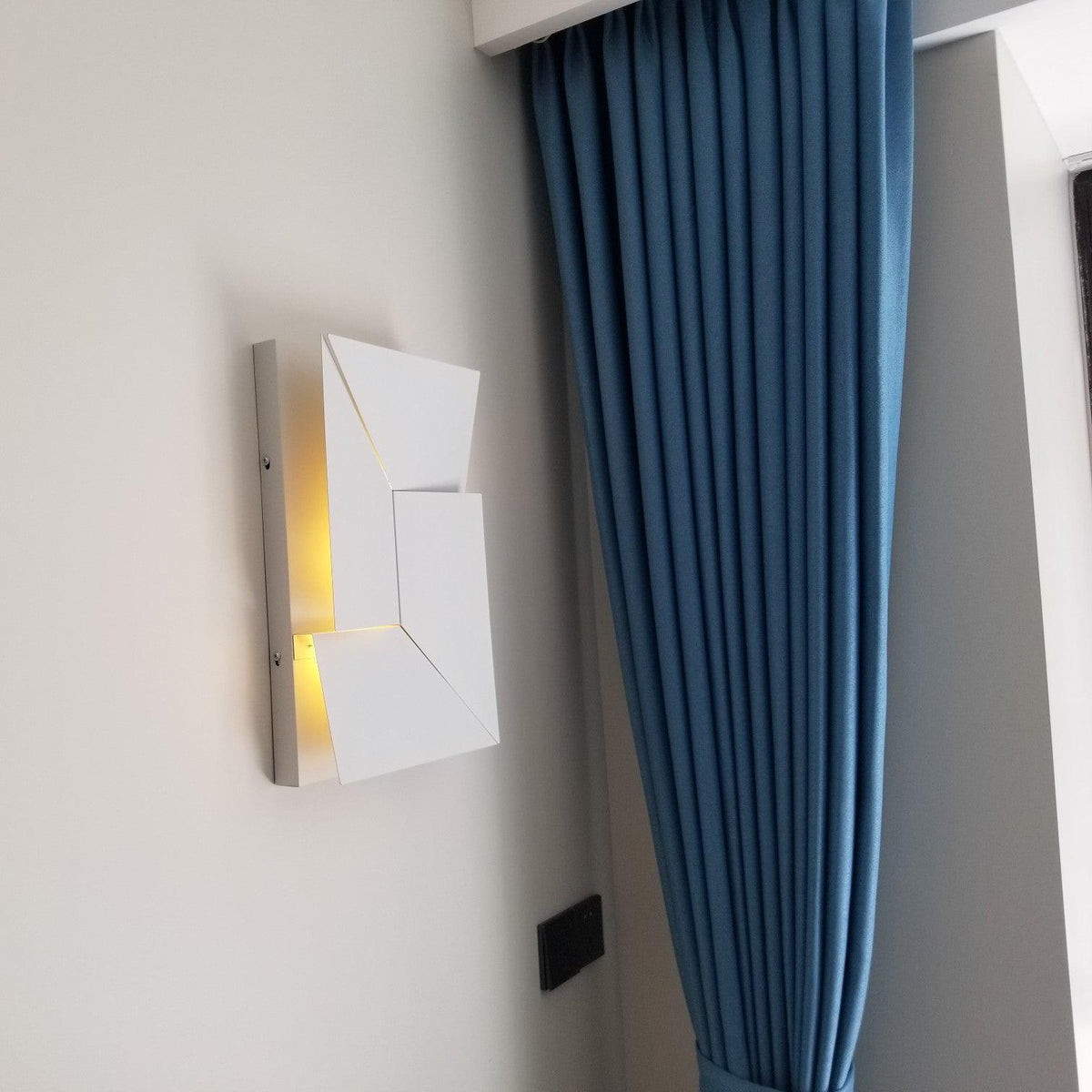 Shadows Grand Sconce - view 47