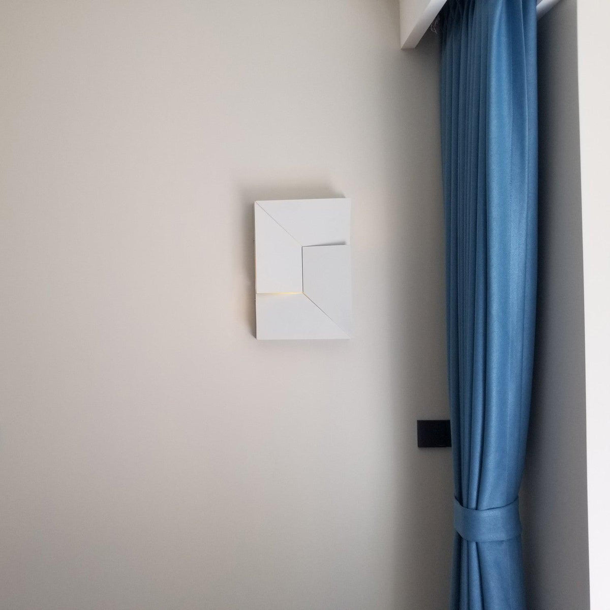 Shadows Grand Sconce - view 53