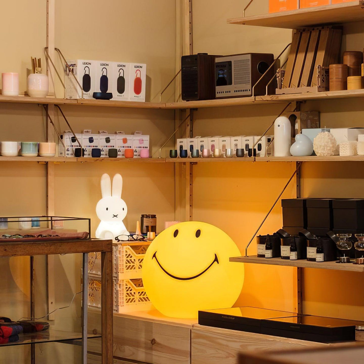 Smiling Rechargeable Built-in Battery Table Lamp - view 9