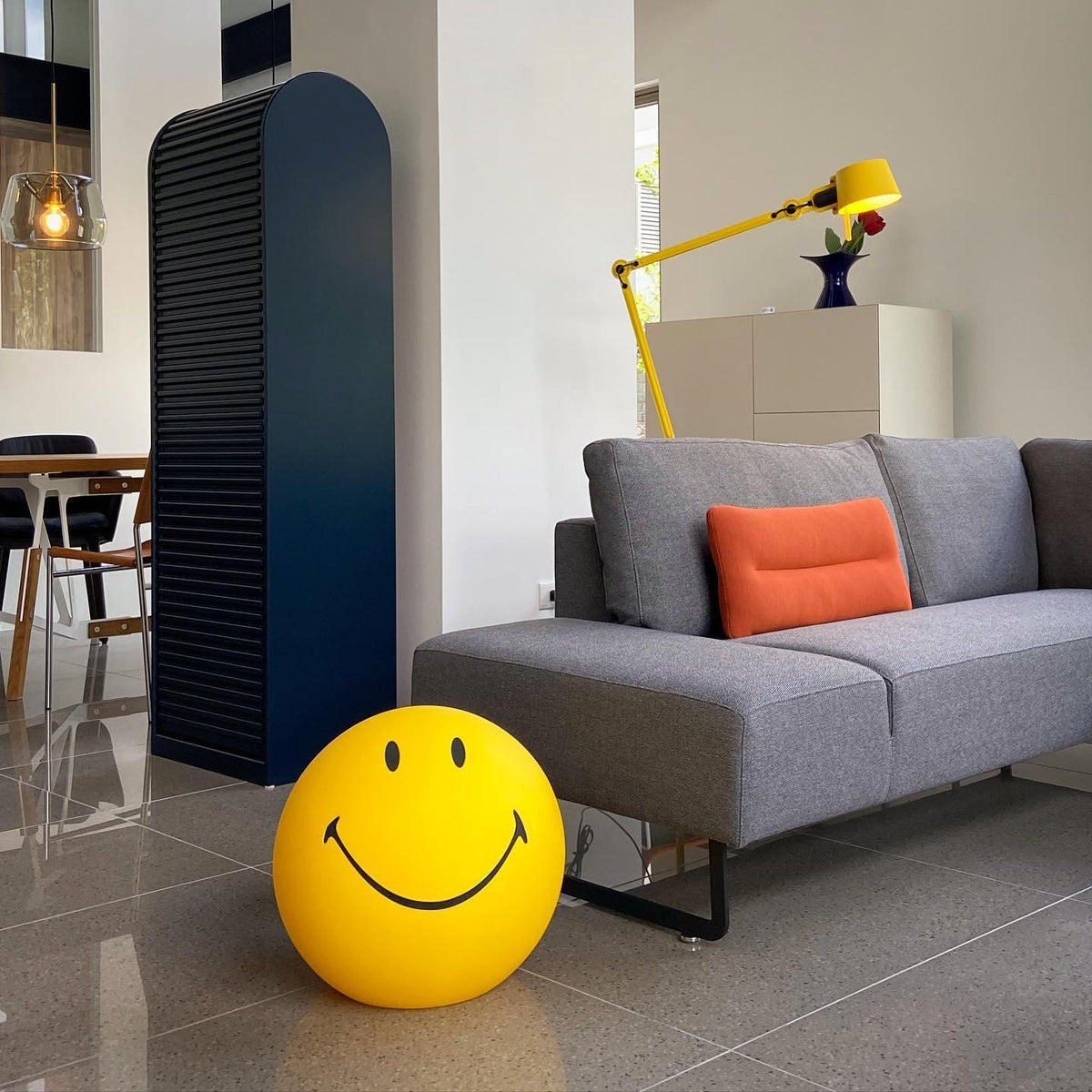 Smiling Table Lamp - view 11