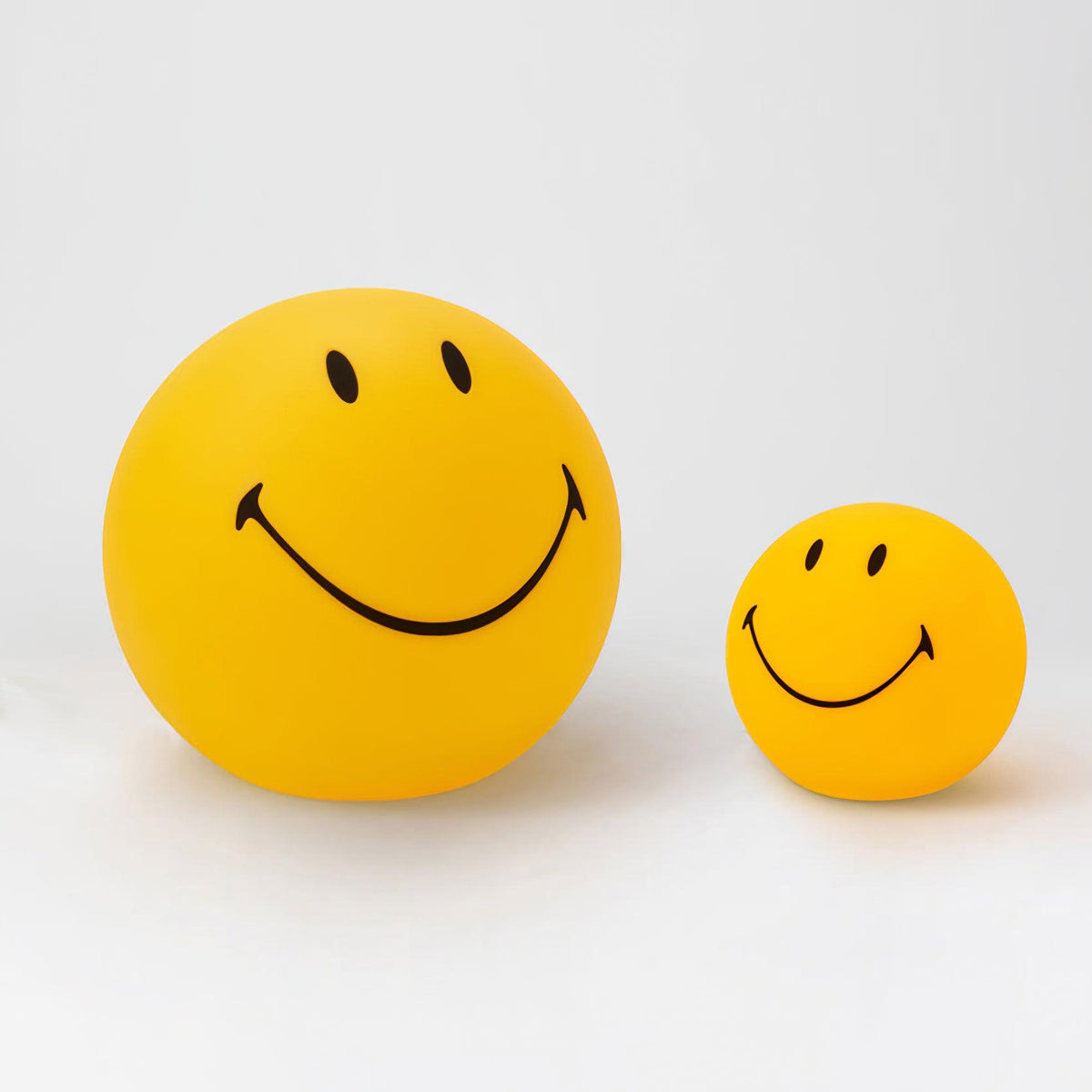 Smiling Table Lamp - view 4