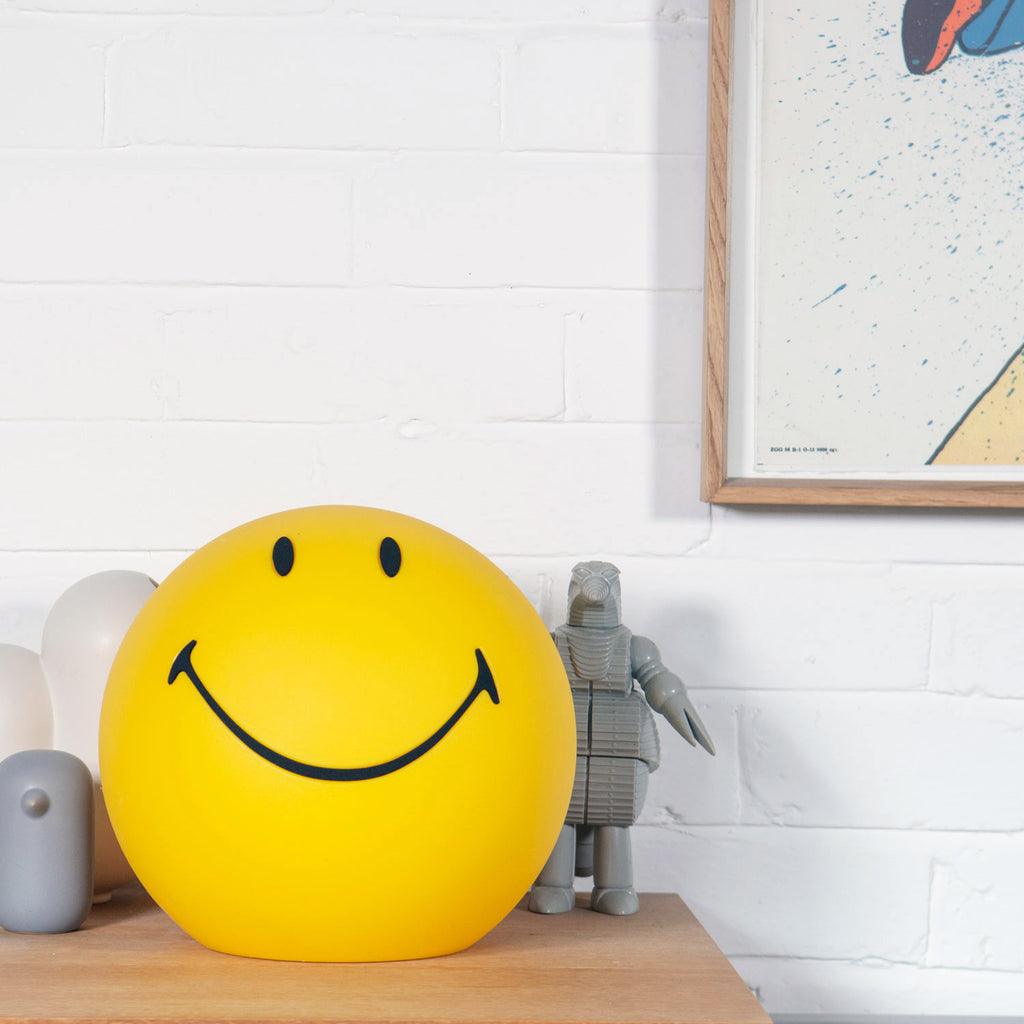 Smiling Table Lamp - view 15