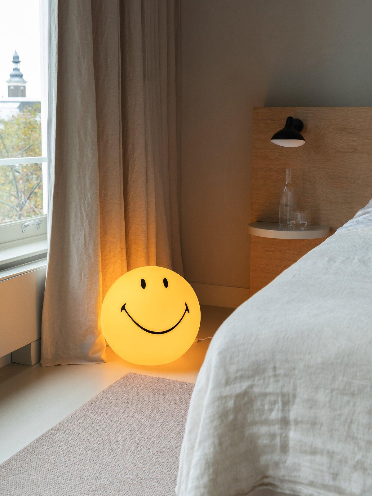 Smiling Rechargeable Built-in Battery Table Lamp - view 15