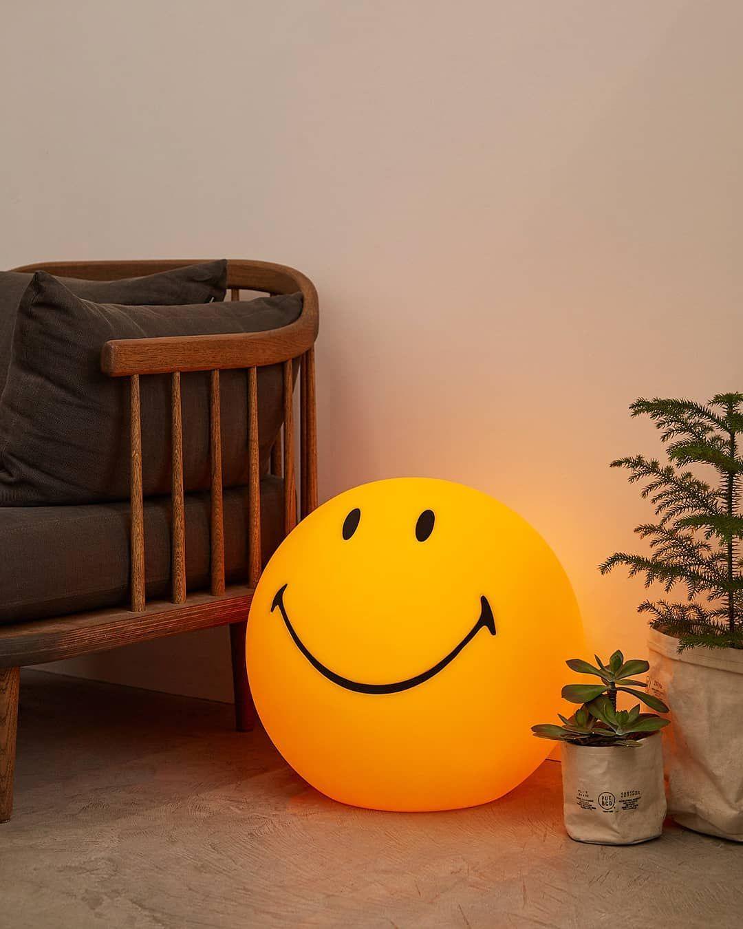 Smiling Table Lamp - view 25