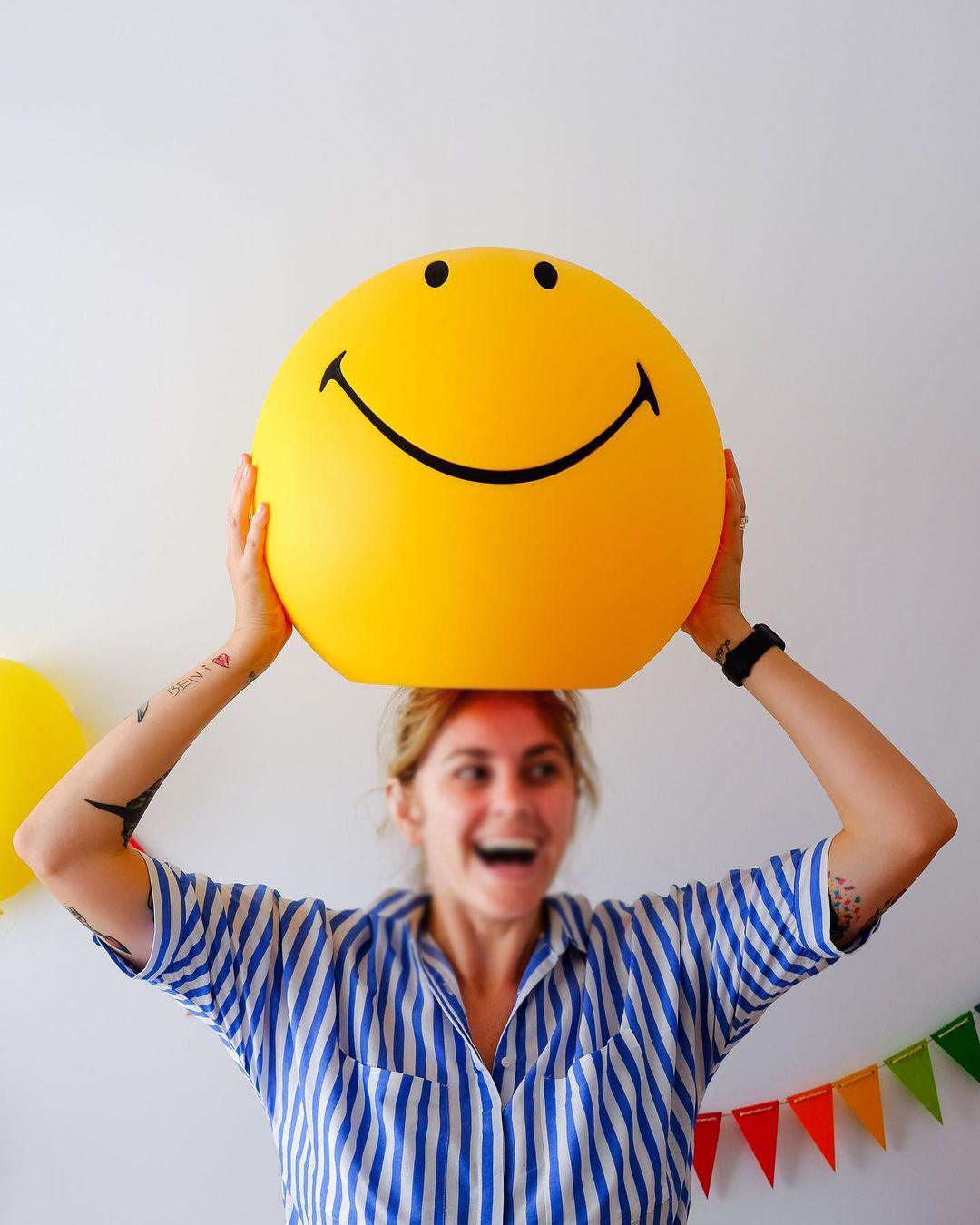 Smiling Table Lamp - view 26