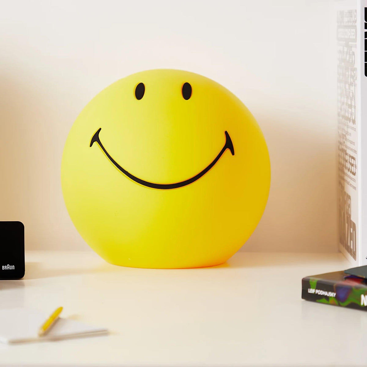 Smiling Table Lamp - view 8