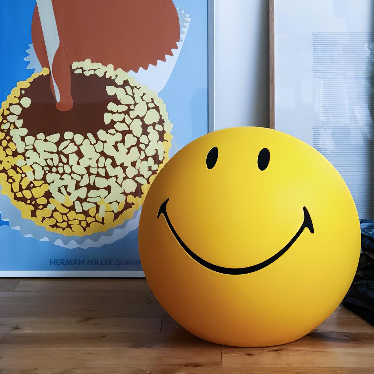 Smiling Table Lamp - view 9