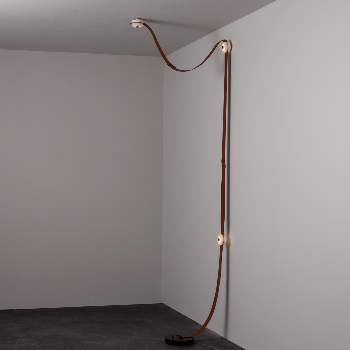 Snaps LED Floor-to-Ceiling Lamp - view 4