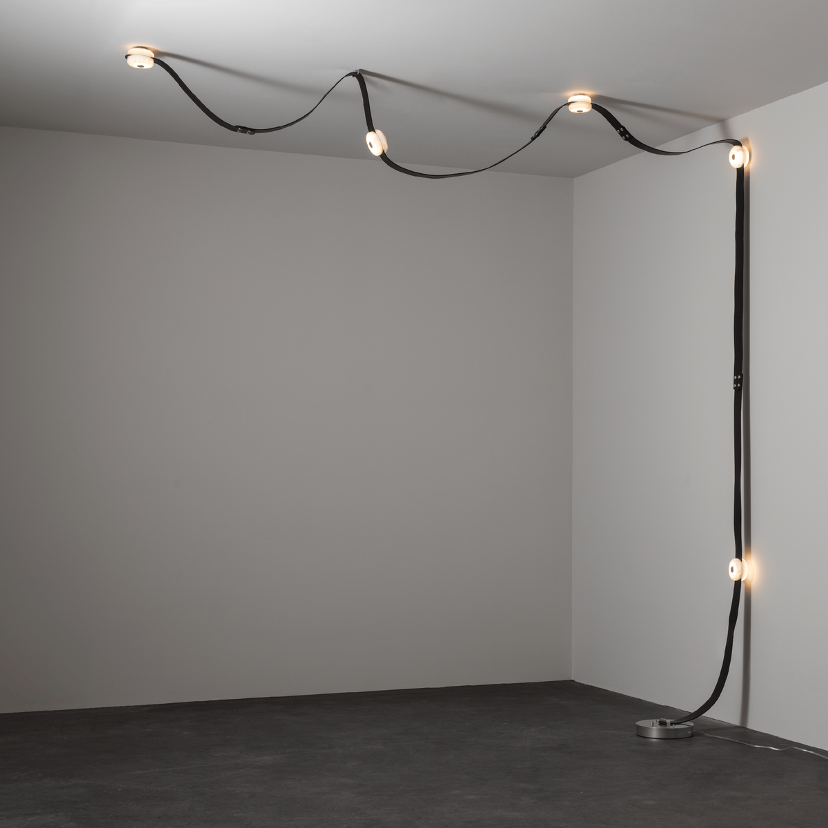 Snaps LED Floor-to-Ceiling Lamp - view 6