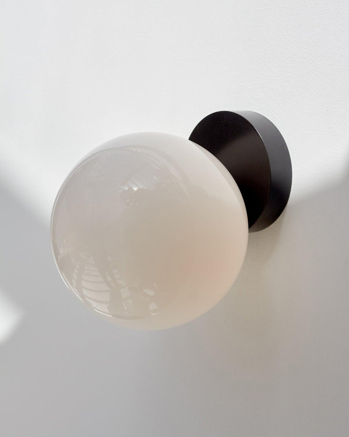Tip of The Tongue Wall Lamp - view 14