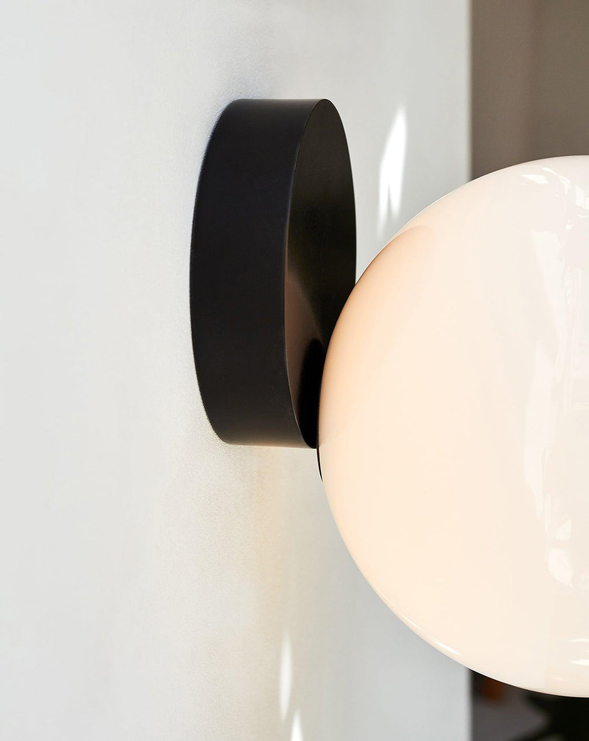 Tip of The Tongue Wall Lamp - view 15