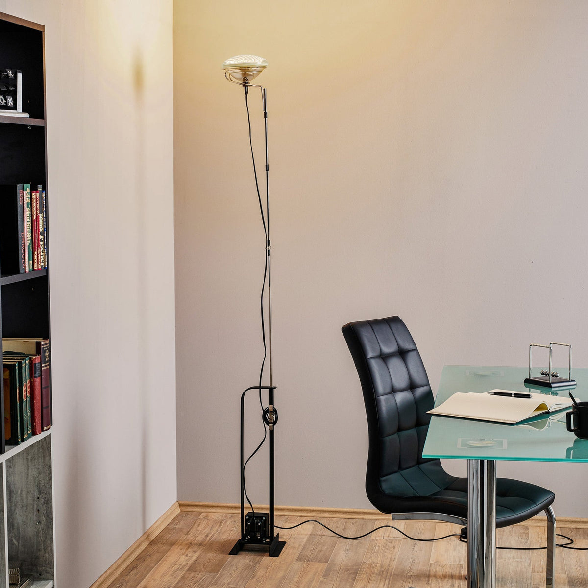 Toio Floor Lamp - view 4