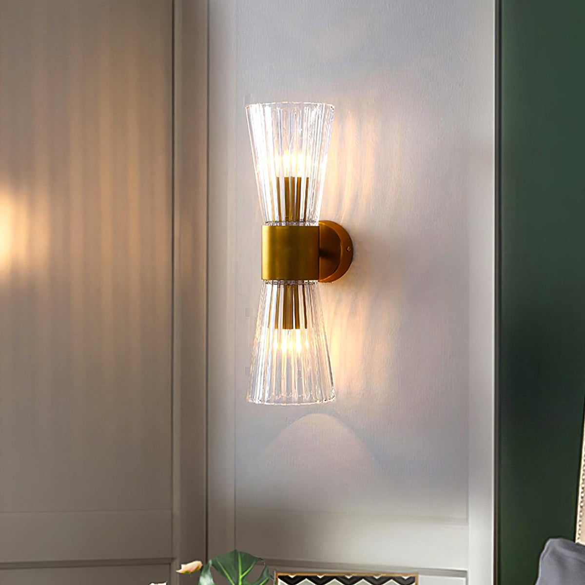 Vesta Wall Lamp - view 2