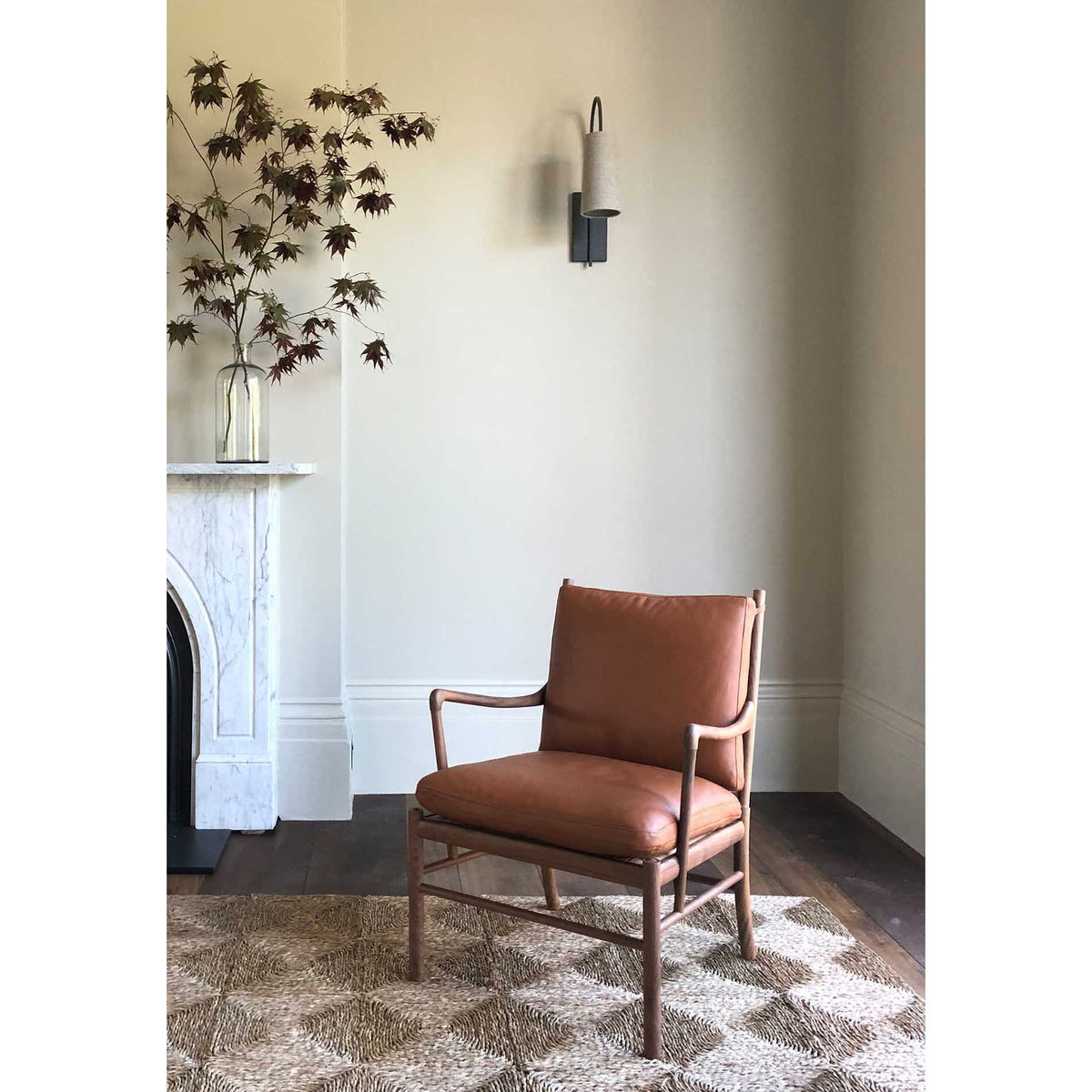 Arc wall lamp